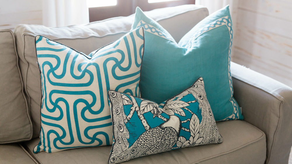 Pillow Perfection How To Arrange Sofa Pillows Houseopedia